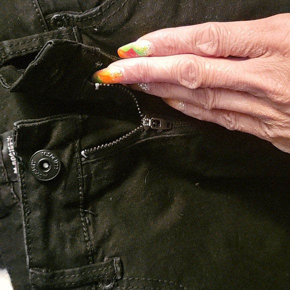 Jeans - Picture 8 of 13